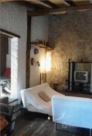 Ca.sa nel verde arredata perSingle Mascalucia