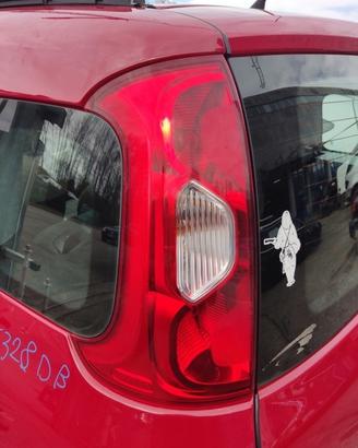 Fanale posteriore sinistro FIAT PANDA del 2014