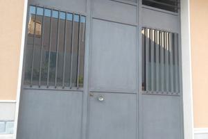 Portone in ferro zincato