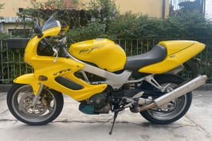 Honda VTR 1000 firestorm