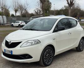 LANCIA Ypsilon 1.2 69 CV 5 porte "GOLD" +gpl