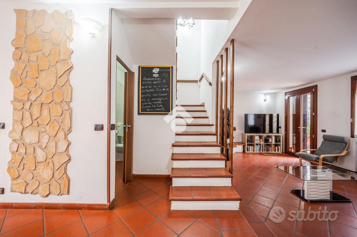 House in Bologna, Lavino di Mezzo, Borgo Panigale-Reno - Altro