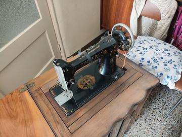 macchina da cucire Singer 1914 con cabinet