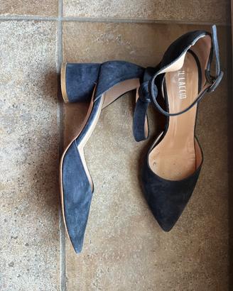 N. 37 - Scarpe donnachiuse a punta scamosciate blu