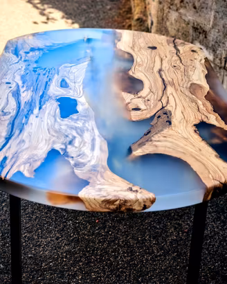 tavolo Artigianale in legno d ulivo e resina 