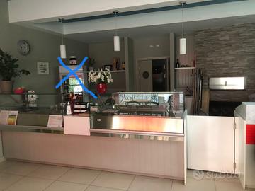 Arredamento per attività di pizzeria da asporto