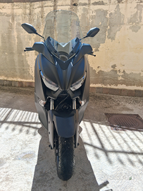 Yamaha x-max 300