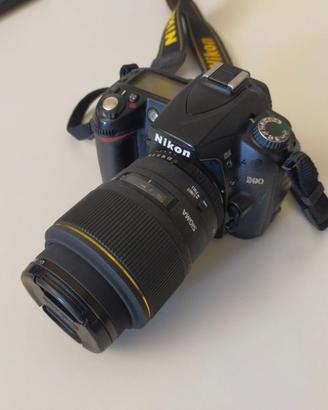 fotocamera + obiettivo macro