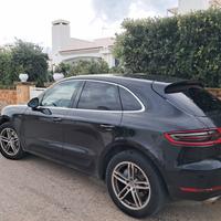 porsche macan s total black diesel 