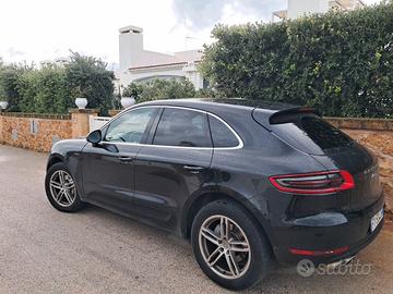 porsche macan s total black diesel 