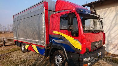 Camion MAN 8.225