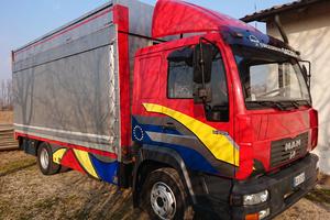 Camion MAN 8.225