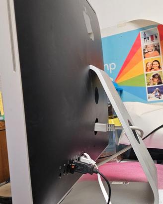 Computer Apple A1115 con Linux