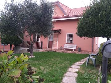 Camera in contesto villino