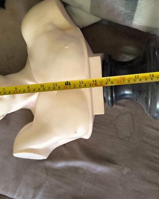Busto classico in marmo con base nera