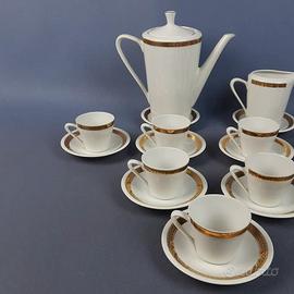 teiera, lattiera, tazza da tè