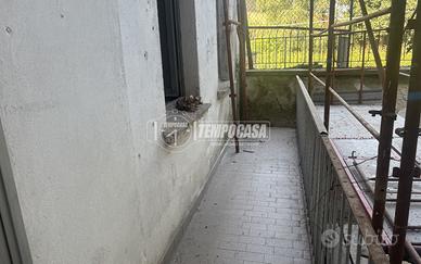 2 locali su 2 livelli con sottotetto