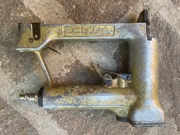 Graffettatrice pneumatica