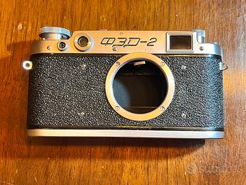 Fotocamera a pellicola FED 2 sovietica