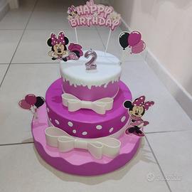 Torta scenografica con decorazioni di Minnie