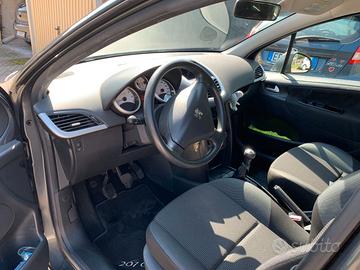 PEUGEOUT 207