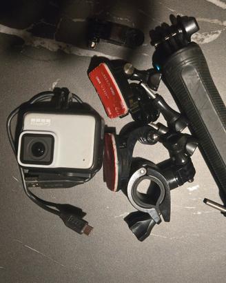 Go pro hero 7 white