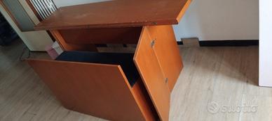 scrivania pieghevole con cassapanca