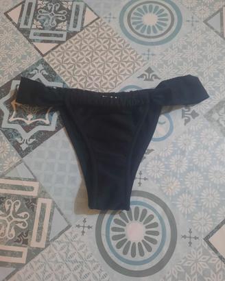 Costume per il mare nero da donna