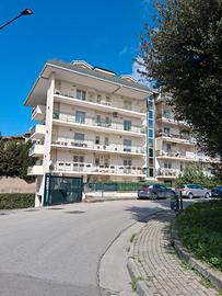 Appartamento di 4 vani con box e posto auto