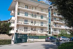 Appartamento di 4 vani con box e posto auto