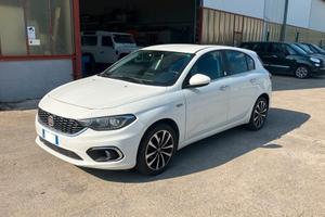 Autovettura Fiat Tipo