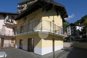 3 LOCALI A CHÂTILLON