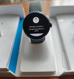 Google Pixel Watch 2 con  accessori come da foto