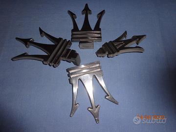 Maserati stemma tridente anteriore