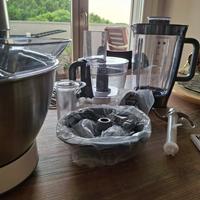 Kenwood KM 240 900W
