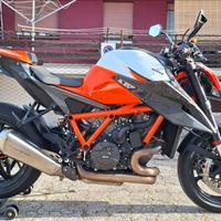 KTM SUPERDUKE 1290 2022 18000 KM