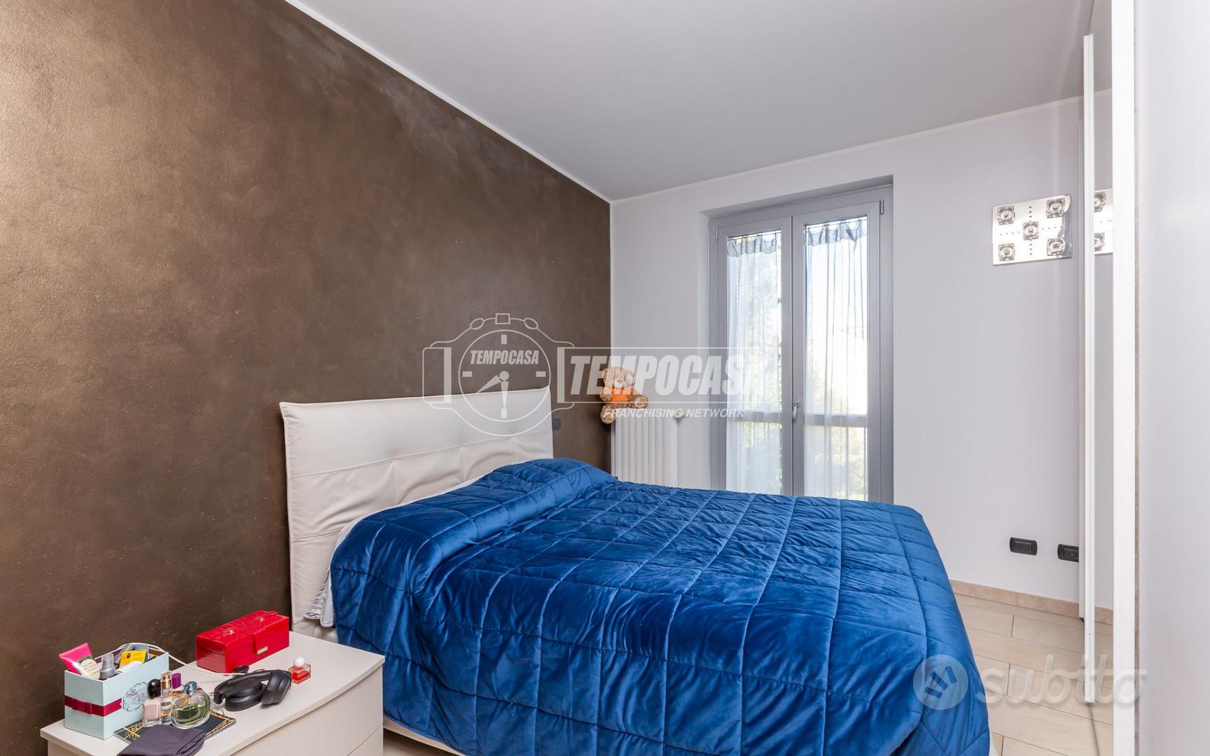 2 LOCALI CON BOX E CANTINA, CENTRO PAESE - Vista 3