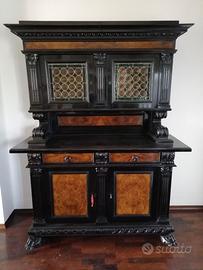 Credenza vintage con vetrina