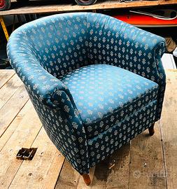 Poltroncina pozzetto azzurra hotel