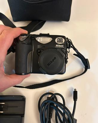 Macchina fotografica digitale nikon coolpix 5000