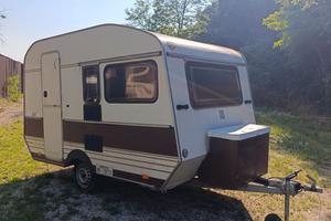 Roulotte Roller R1 4 posti con documenti 