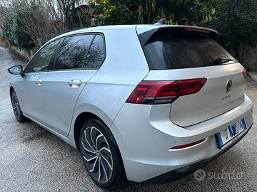 Golf serie 8 2.0 tdi 150 DSG