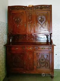 Vetrinetta in legno intagliato a mano del 1800