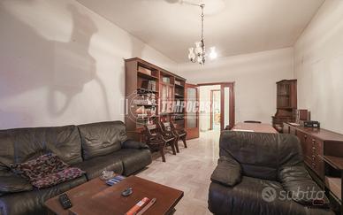 CINQUE LOCALI PANORAMICO CON GARAGE