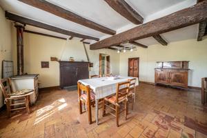 CASA INDIPENDENTE A LANGHIRANO