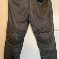 Pantaloni moto con protezioni