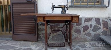Macchina da cucire SINGER 