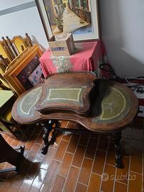 Splendido ed antico scrittoio