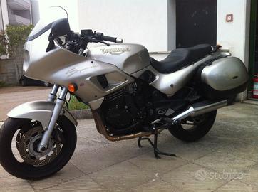 Triumph Sprint 900 SE