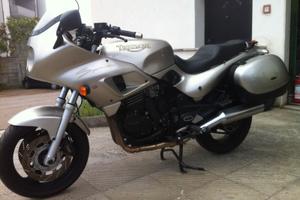 Triumph Sprint 900 SE